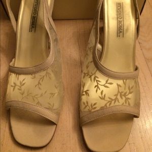Studio Roma vintage gold lace sandals heels